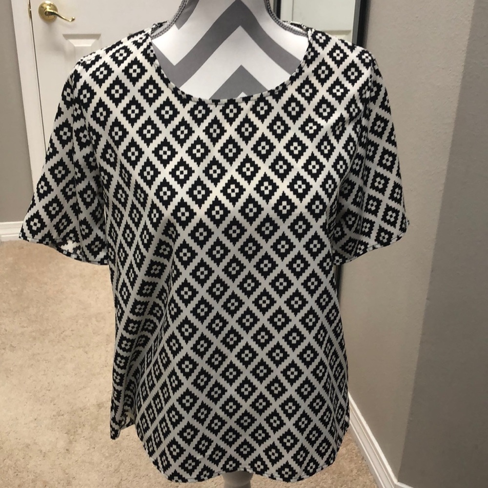 Black and Cream short sleeve blouse